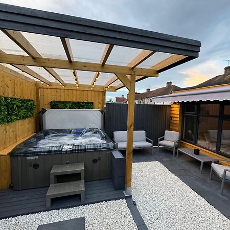 Apartmán Wild & Free Hot Tub Retreat Dartford Exteriér fotografie